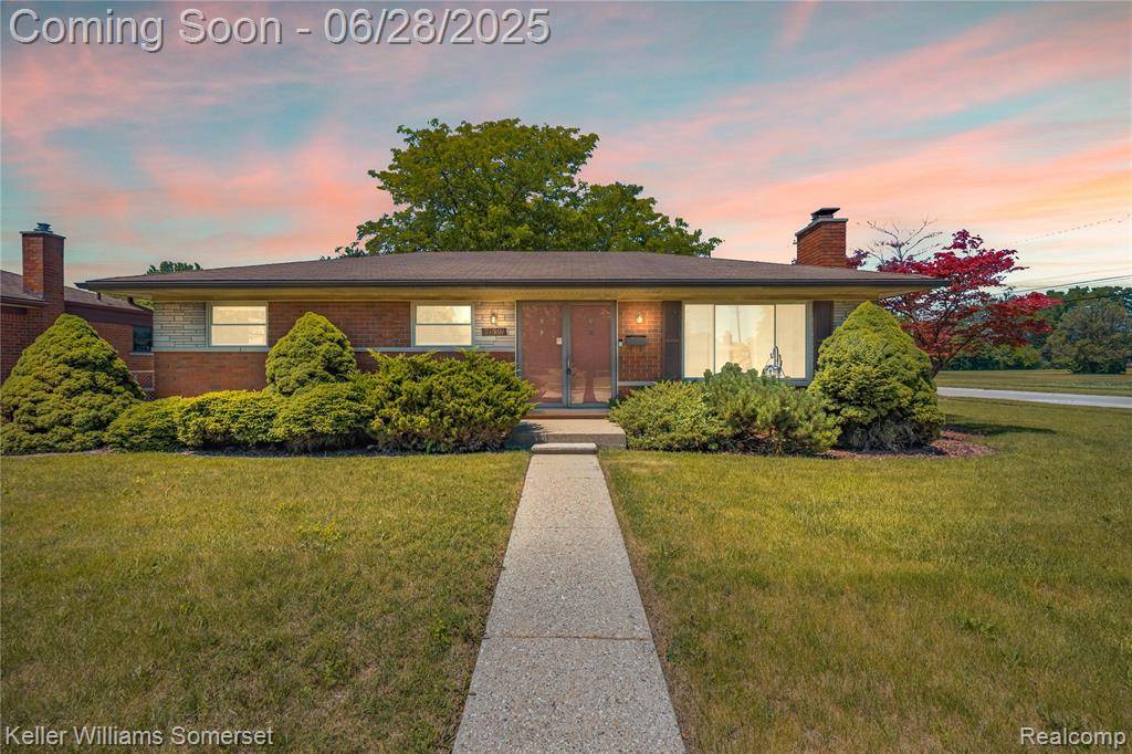 31591 Louise Drive, Warren, MI 48088