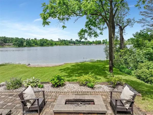 White Lake, MI,1052 Maple Heights Drive