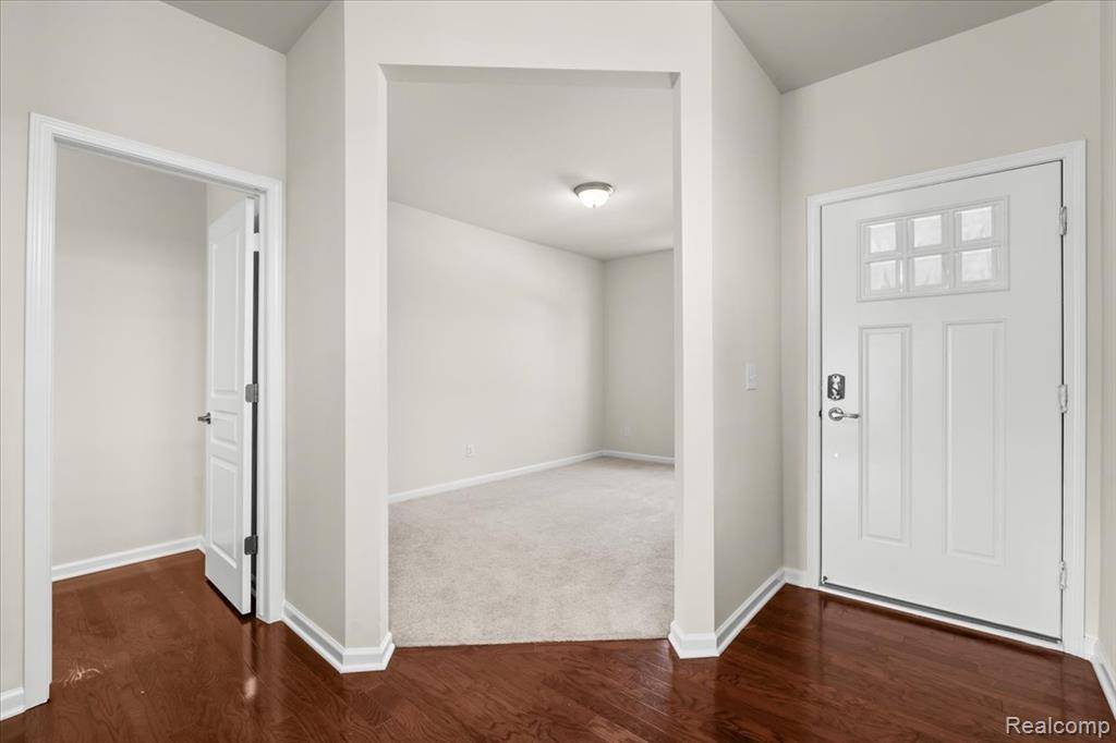 Novi, MI,49552 Harrier Place