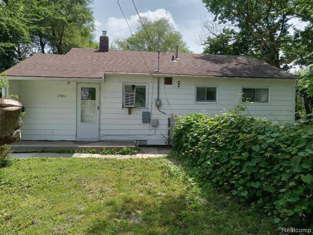31612 Antrim Court, Westland, MI 48186