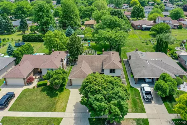 Macomb, MI 48044,47470 Barbara Road