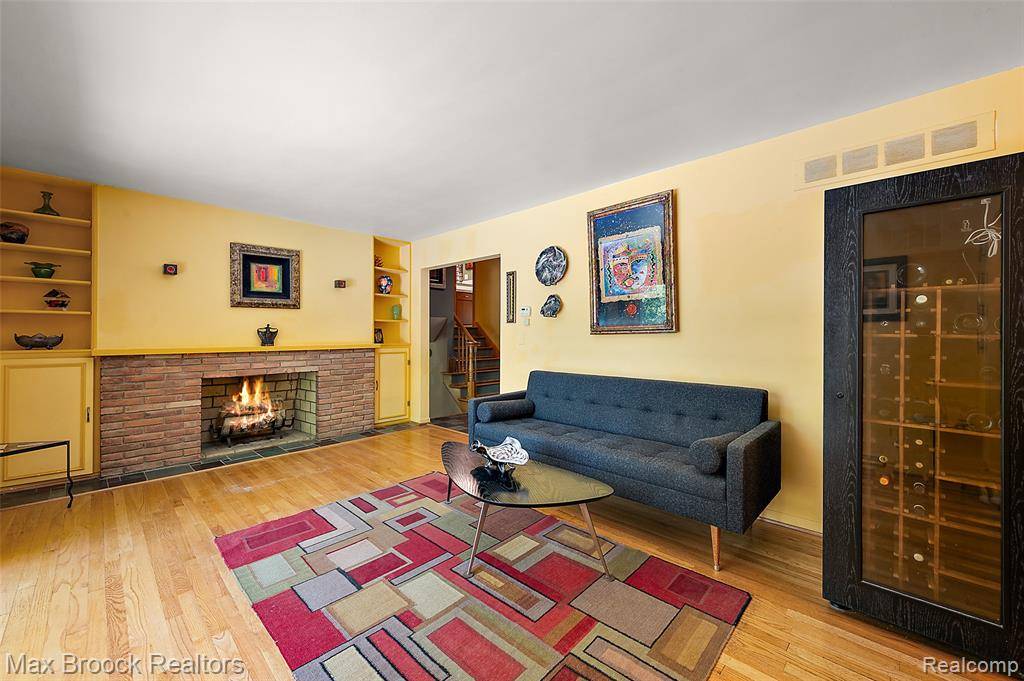 Bloomfield Hills, MI 48301,7189 Lindenmere Drive