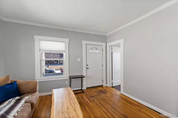Mount Clemens, MI 48043,90 S Rose Street