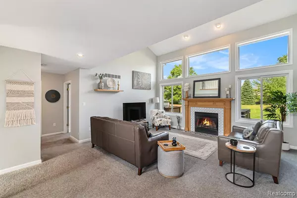 Howell, MI 48843,1898 Deer View Court