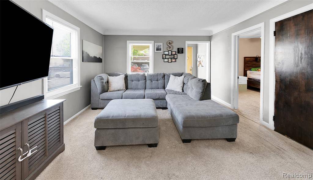 Saint Clair Shores, MI 48080,22410 Glen Court