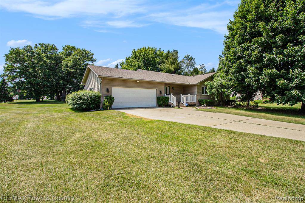 Fenton, MI 48430,11403 Balfour Drive
