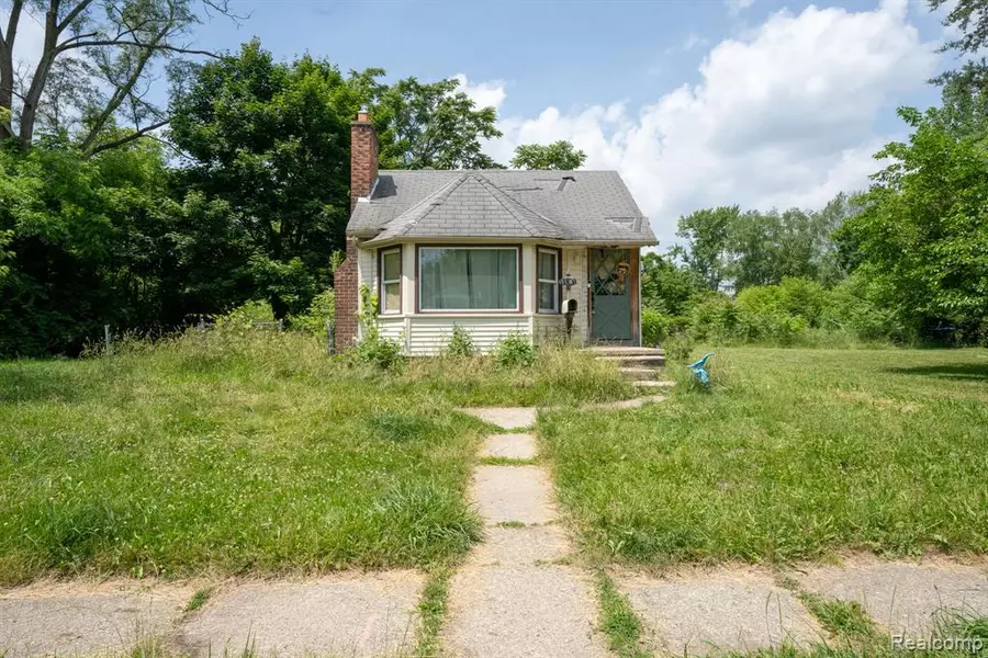 15361 Grayfield Street, Detroit, MI 48223