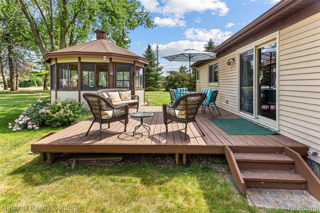 Wixom, MI 48393,1306 Bishops Terrace
