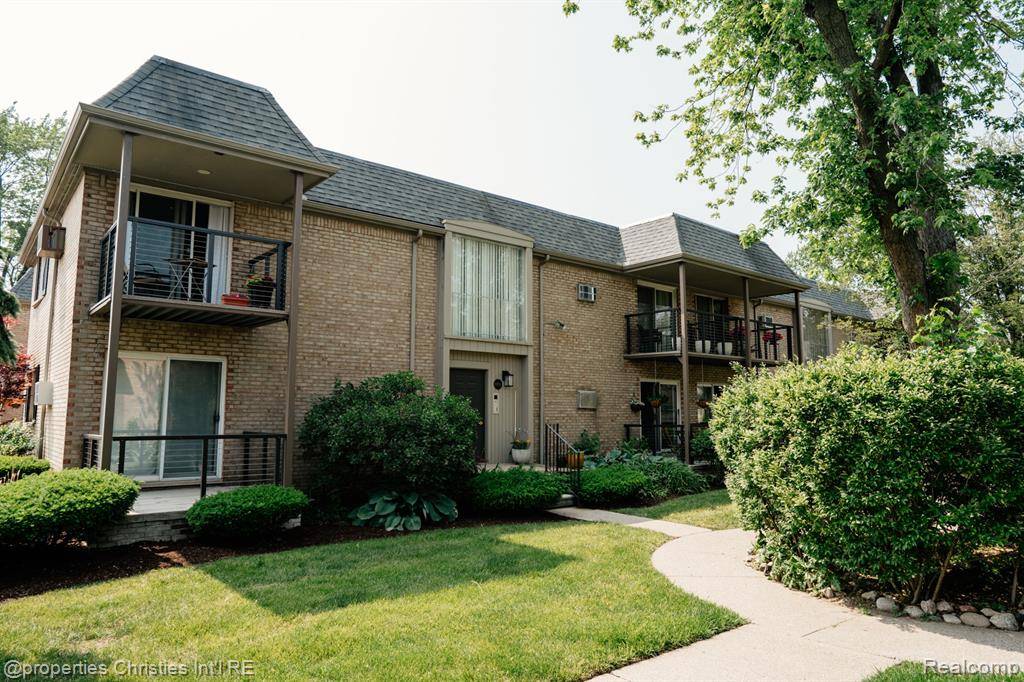 1715 E 14 Mile Road, Birmingham, MI 48009