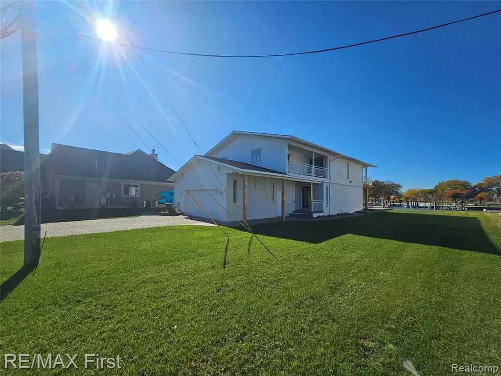 Harrison Township, MI,38025 Huron Pointe Drive