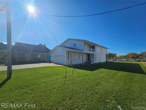 38025 Huron Pointe Drive, Harrison Township, MI