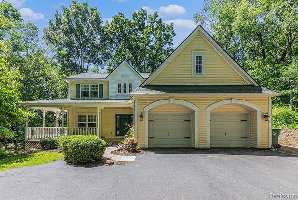6155 Carey Road, Commerce Twp, MI 48382