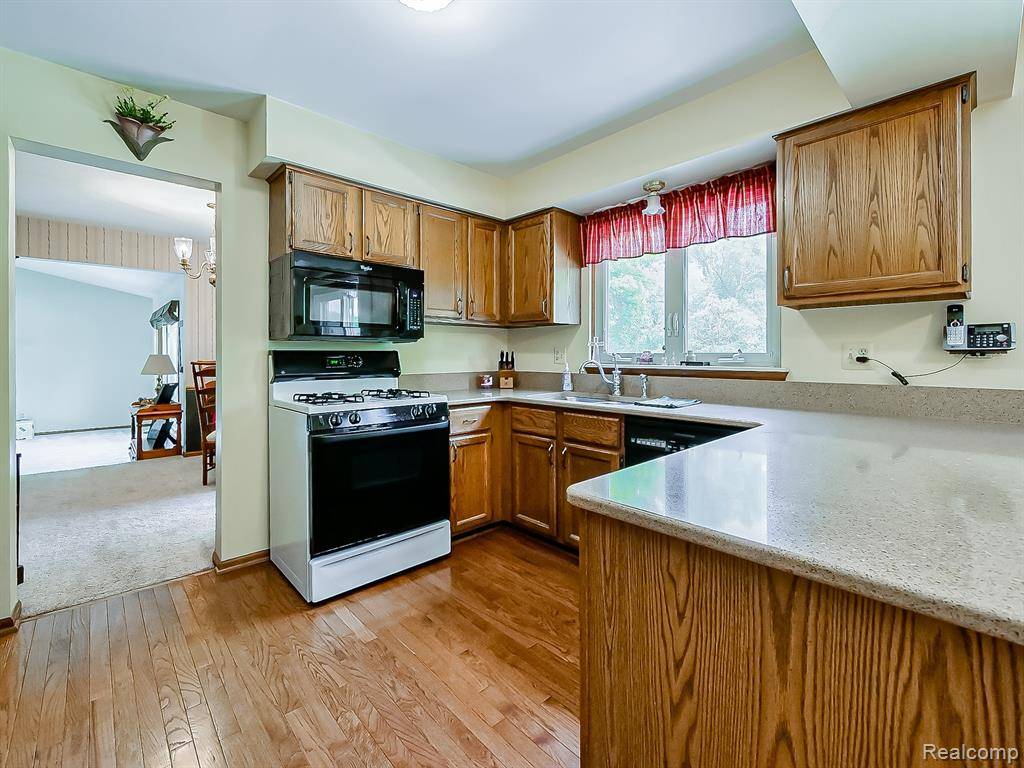 Novi, MI,23944 Greening Drive
