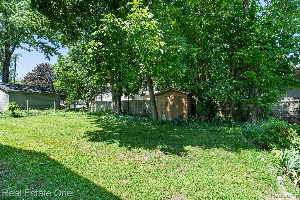 Waterford, MI 48327,4644 Charest Avenue