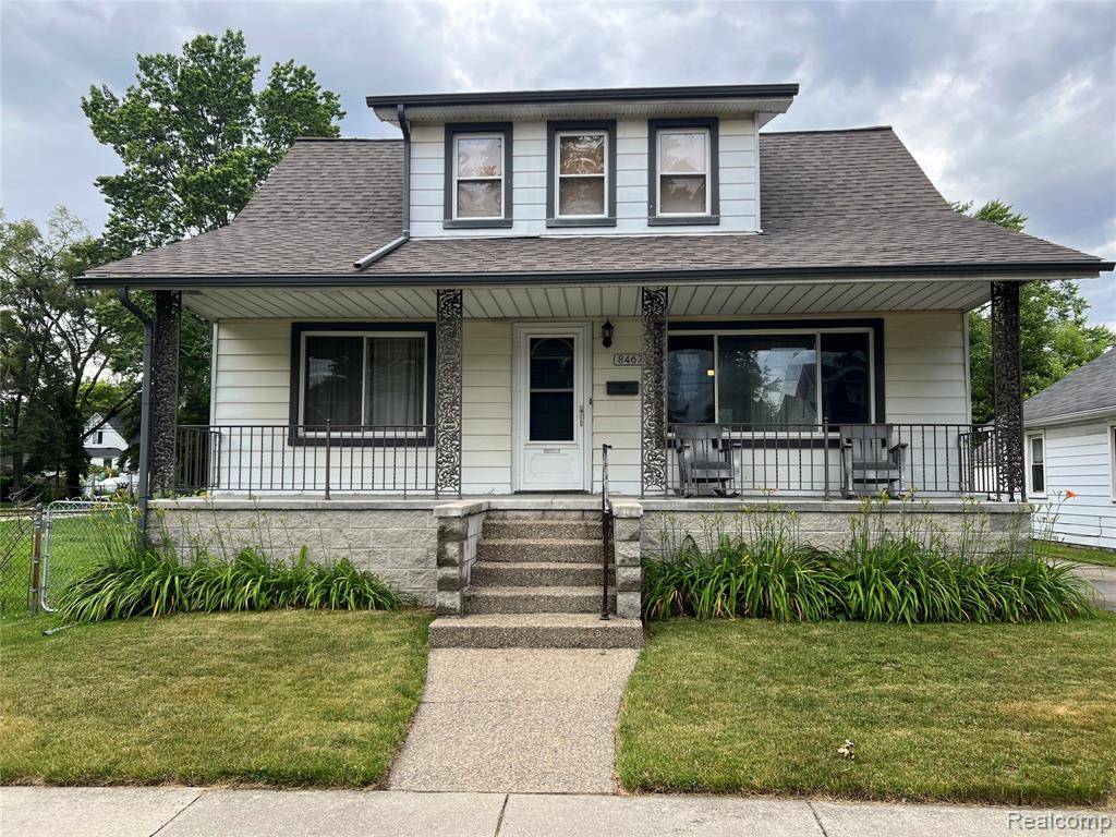 8467 Central Street, Center Line, MI 48015