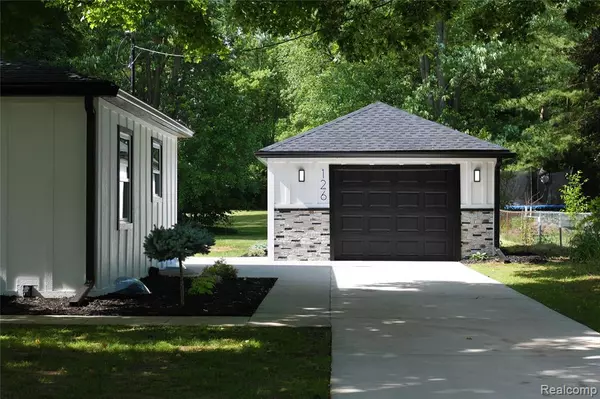 Battle Creek, MI 49037,126 Oriole Drive