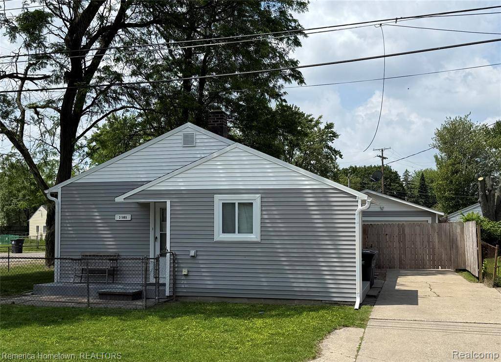 Westland, MI 48186,31805 Tuscola Court