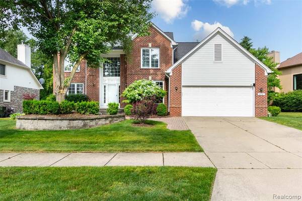 878 Dakota, Oakland, MI 48307