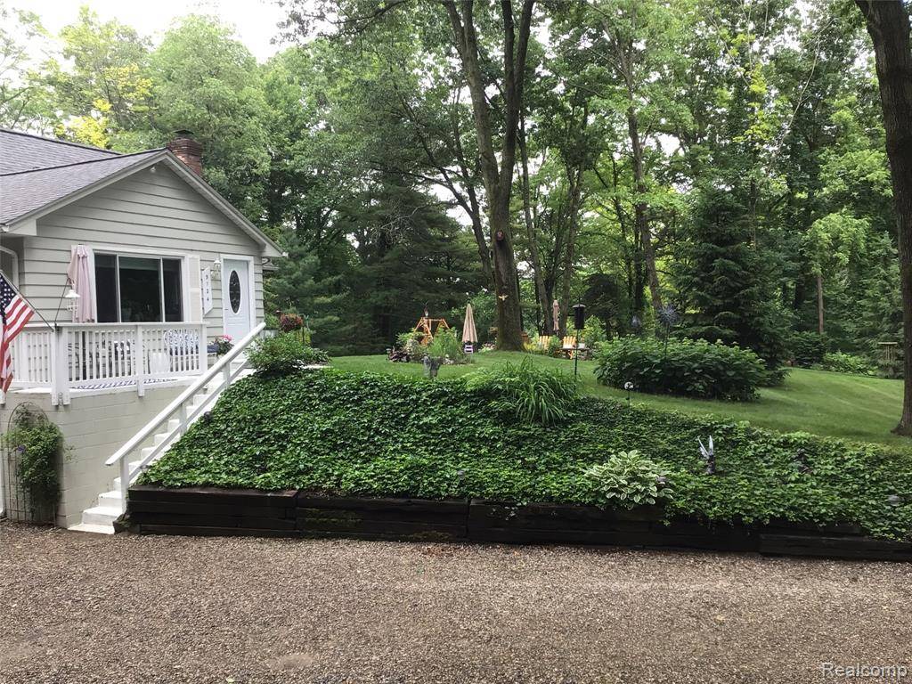 Holly, MI 48442,5124 Perryville Road