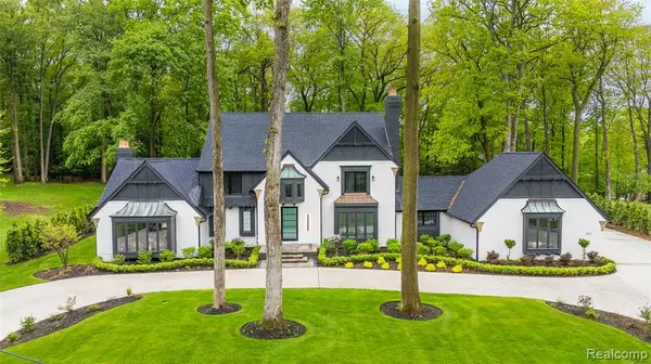 Bloomfield Hills, MI 48304,163 MANORWOOD Drive