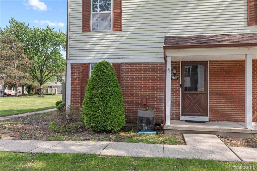 24672 N Meadow Drive, Harrison Township, MI