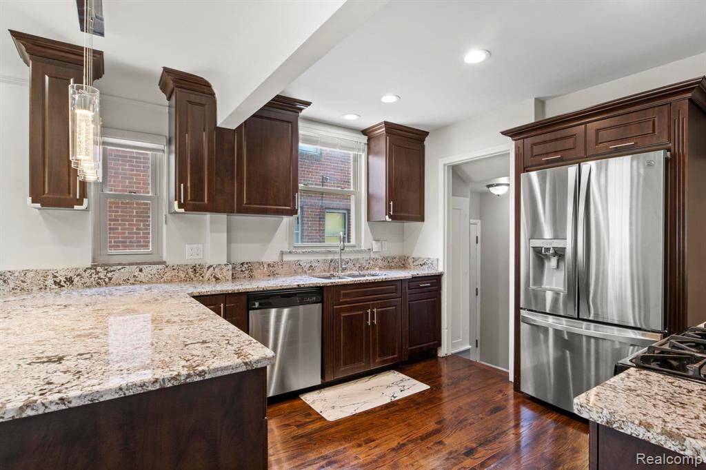 Dearborn, MI 48128,23111 Sheridan Street