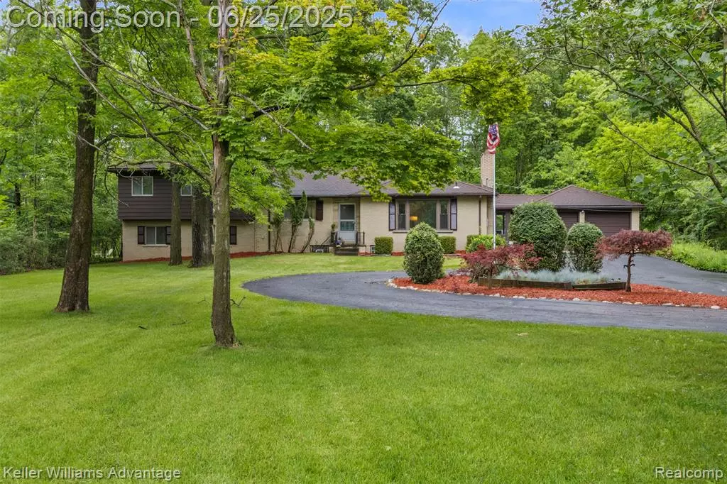 Southfield, MI 48034,29866 Woodland Drive