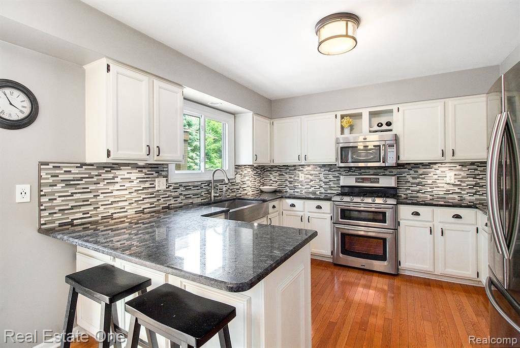 Milford, MI 48381,964 Abbey Lane