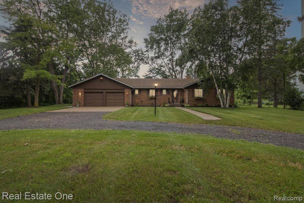 3920 Childs Lake Road, Milford, MI 48381