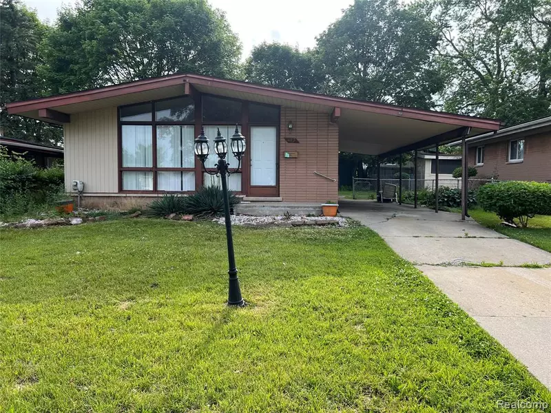 483 Lynch Avenue, Pontiac, MI 48342