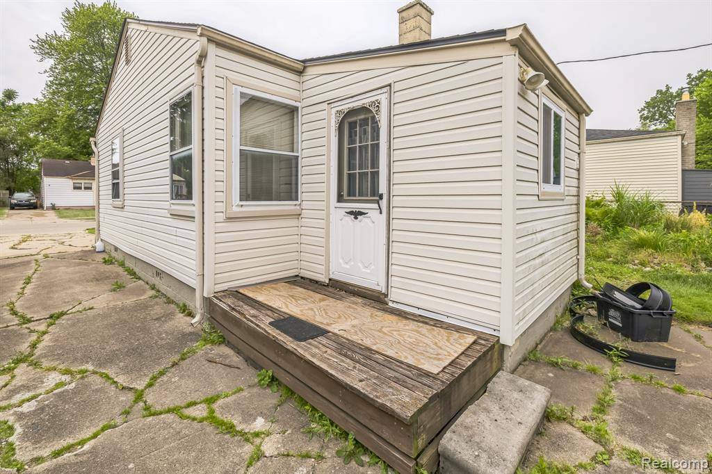 Madison Heights, MI 48071,647 E Brockton Avenue