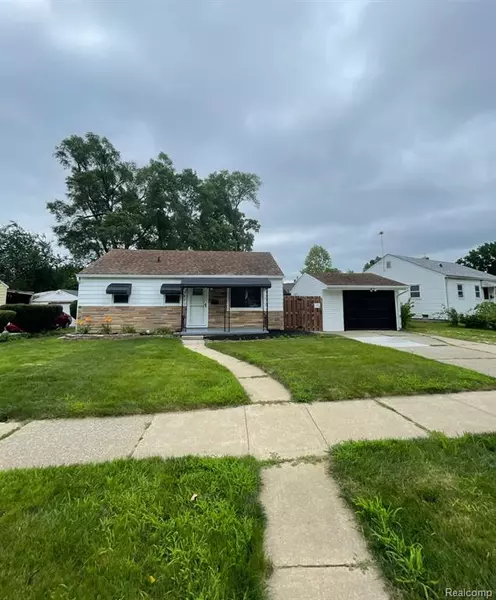 303 W Ainsworth Street, Dexter, MI 48197