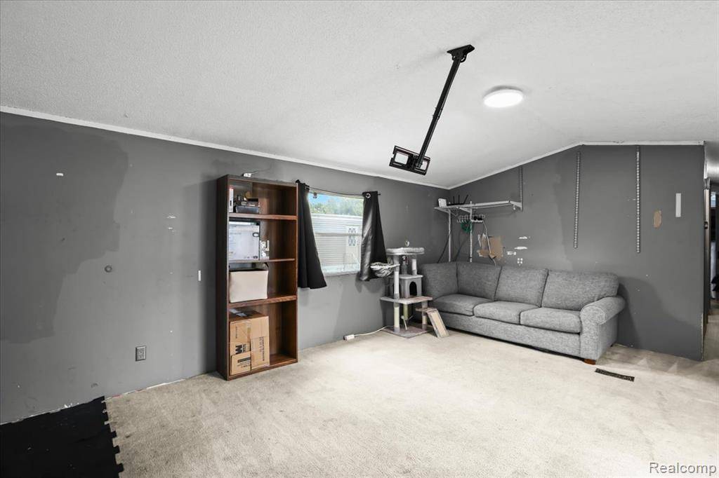 Auburn Hills, MI 48326,351 N. Squirrel Road Lot 68