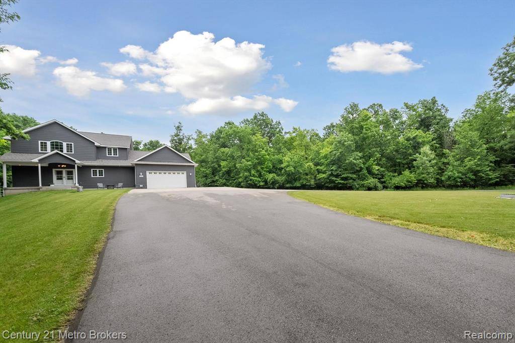 Goodrich Vlg, MI,9119 Hegel Road
