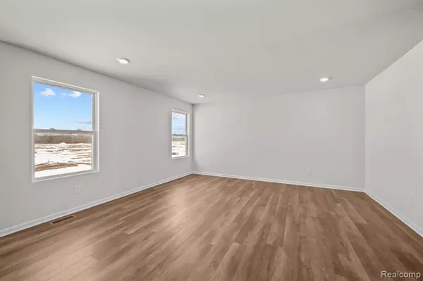 Belleville, MI 48111,48495 Old Oak Trail
