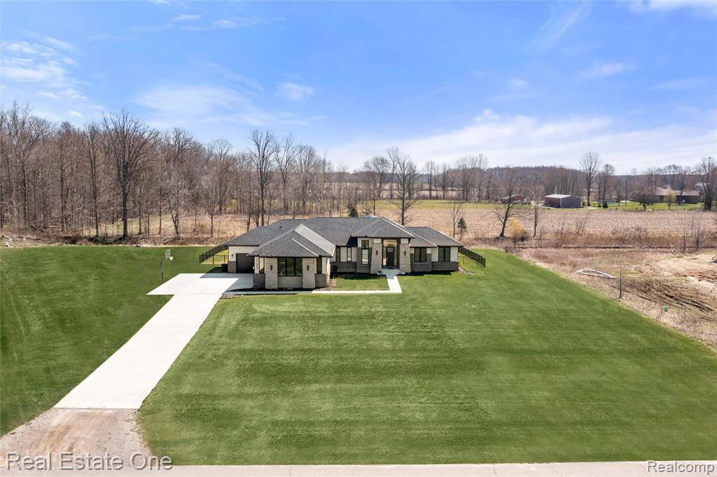 Armada, MI,73404 Castle Court