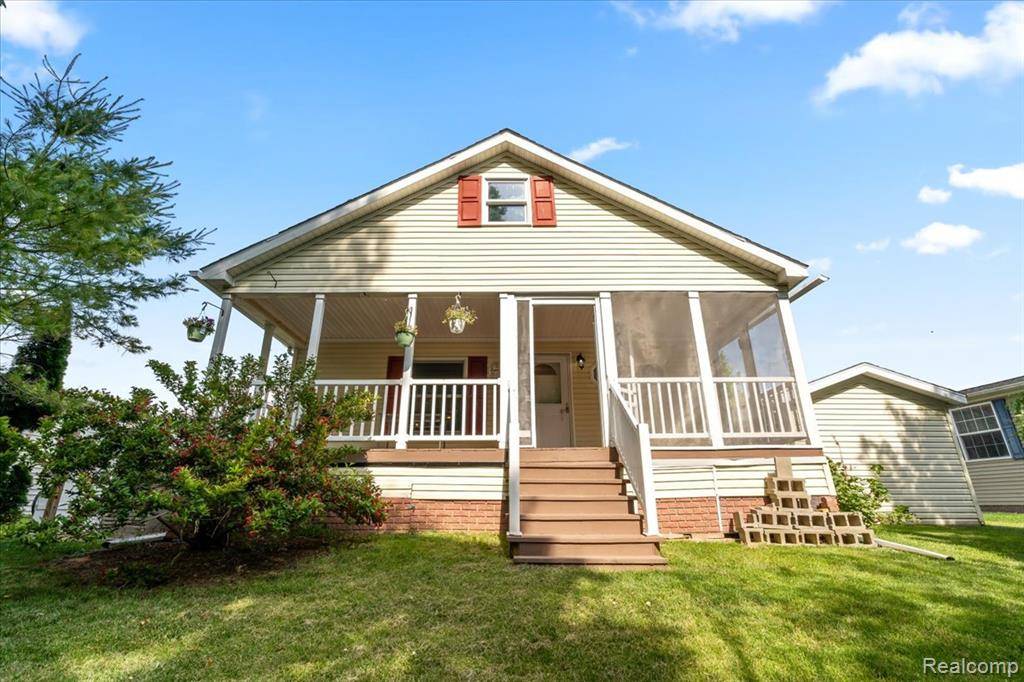 11054 Wood Run Circle, South Lyon, MI 48178