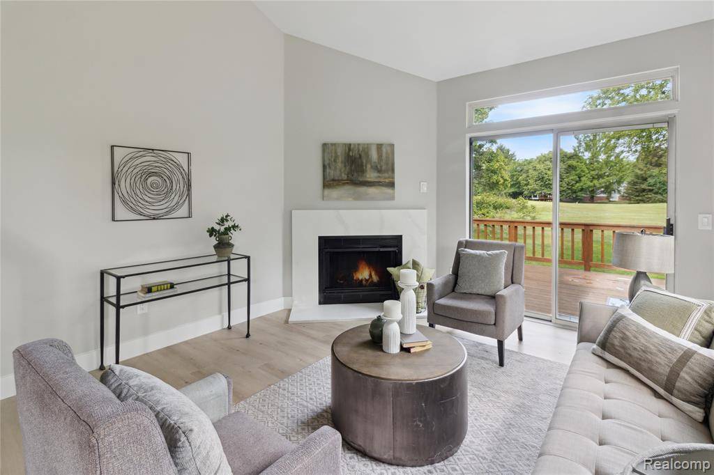Novi, MI 48377,41683 Juniper Circle