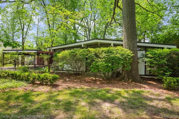 Dearborn Heights, MI 48127,5959 Rosetta Street