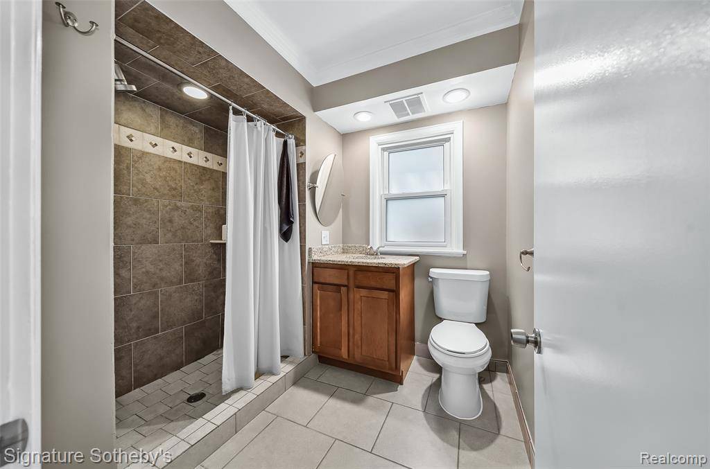Royal Oak, MI 48067,1820 Guthrie Avenue