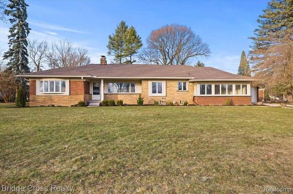 95 HILLSDALE Road, Bloomfield Hills, MI 48302