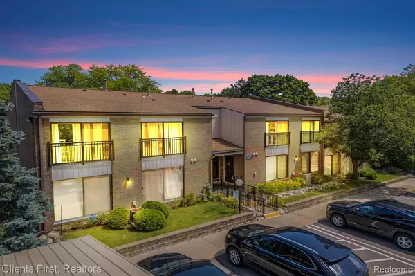 18323 University Park Drive, Livonia, MI 48152