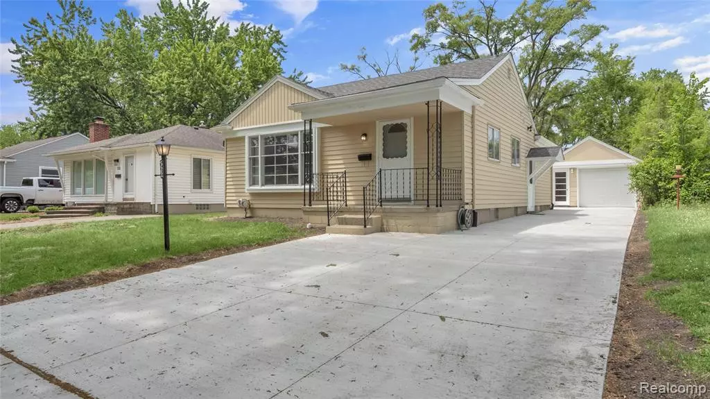 322 S Manitou Avenue, Clawson, MI