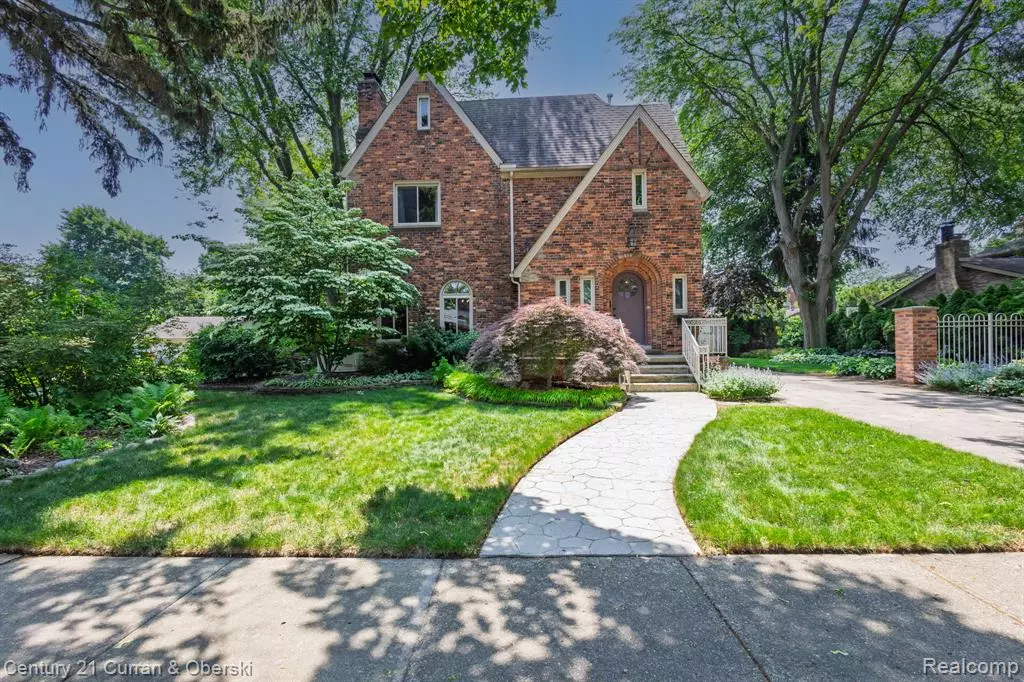Dearborn, MI 48128,21975 WILDWOOD Street