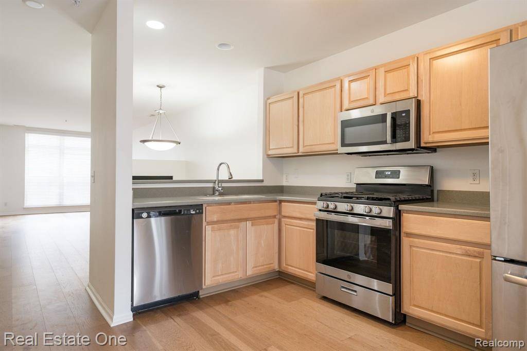 Troy, MI 48084,1460 ASHFORD Court