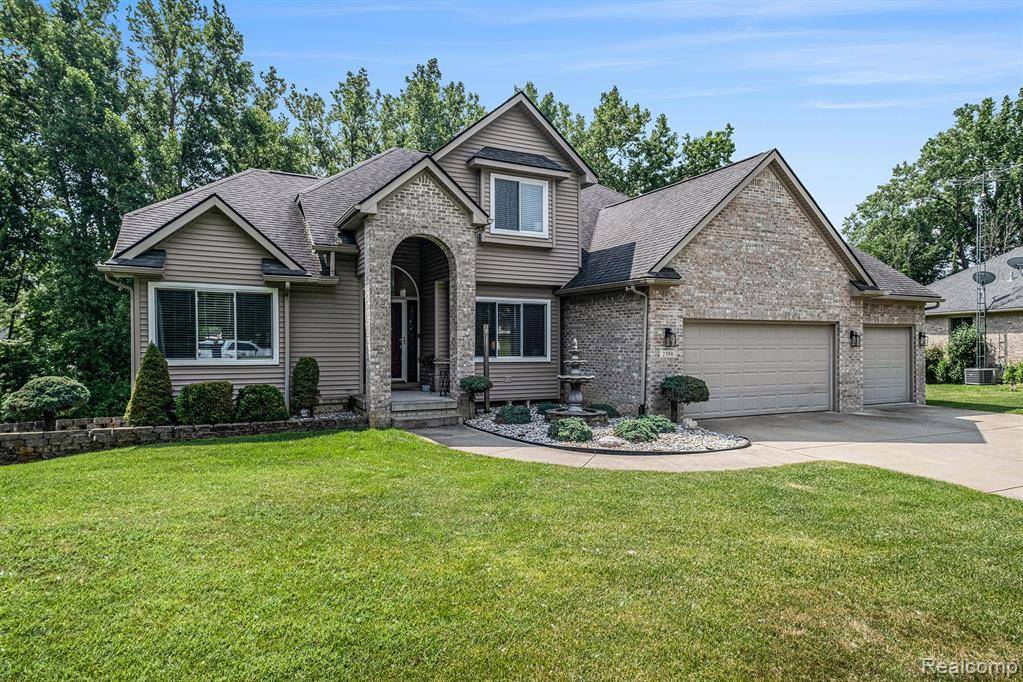 Fenton, MI 48430,2390 Torrey Grove Court