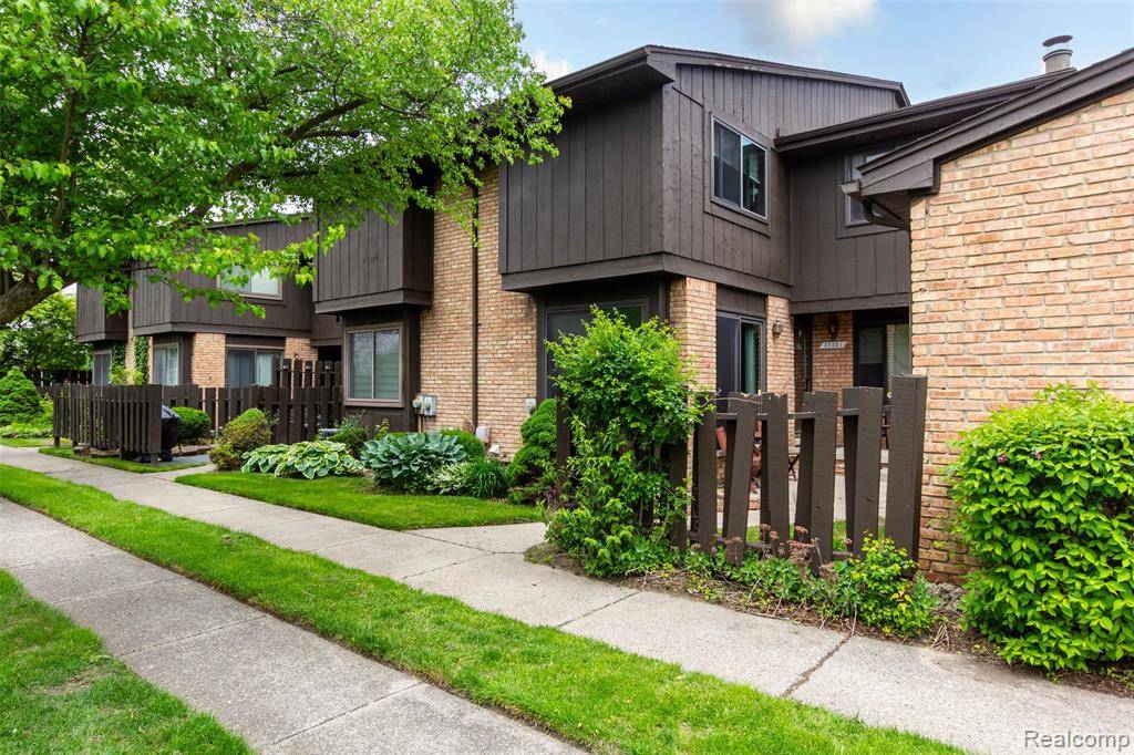 Sterling Heights, MI 48312,37331 clubhouse drive