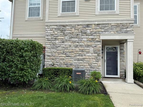 25938 MARITIME S Circle, Harrison Township, MI