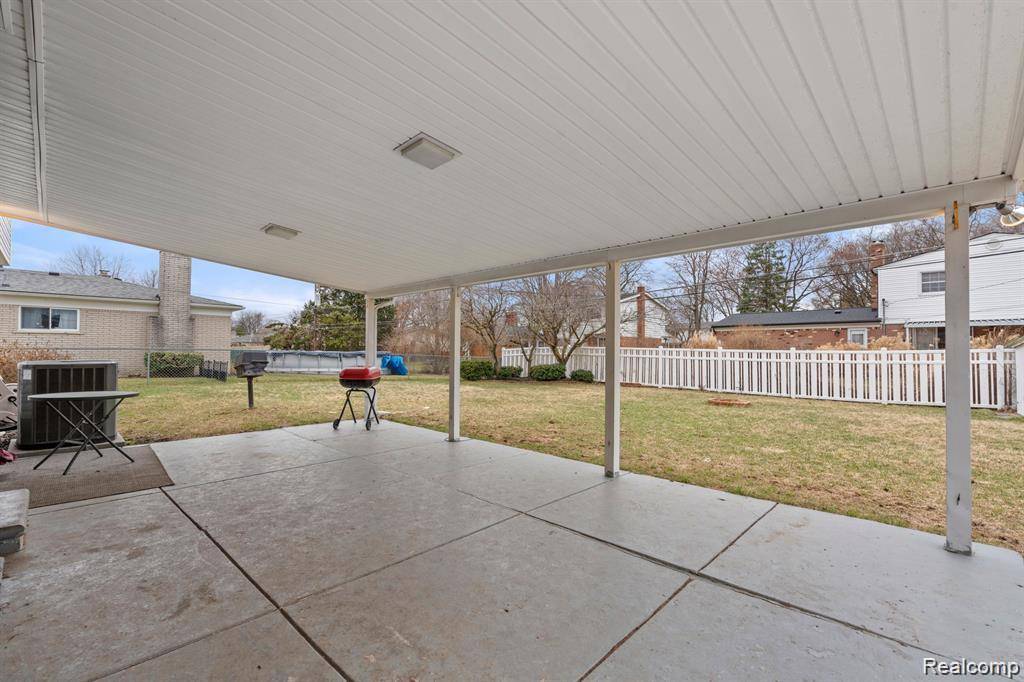 Clinton Twp, MI 48093,32307 Cambridge Drive