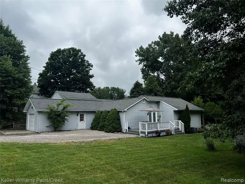 1320 W Drahner Road, Oxford, MI 48371